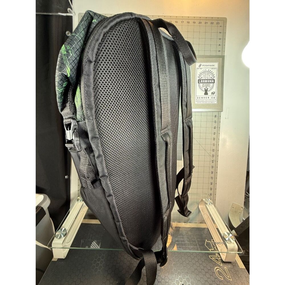MERCEDES AMG®  |  PETRONAS F1® TEAM  |  BACKPACK  |  NEW  | - Picture 9 of 15